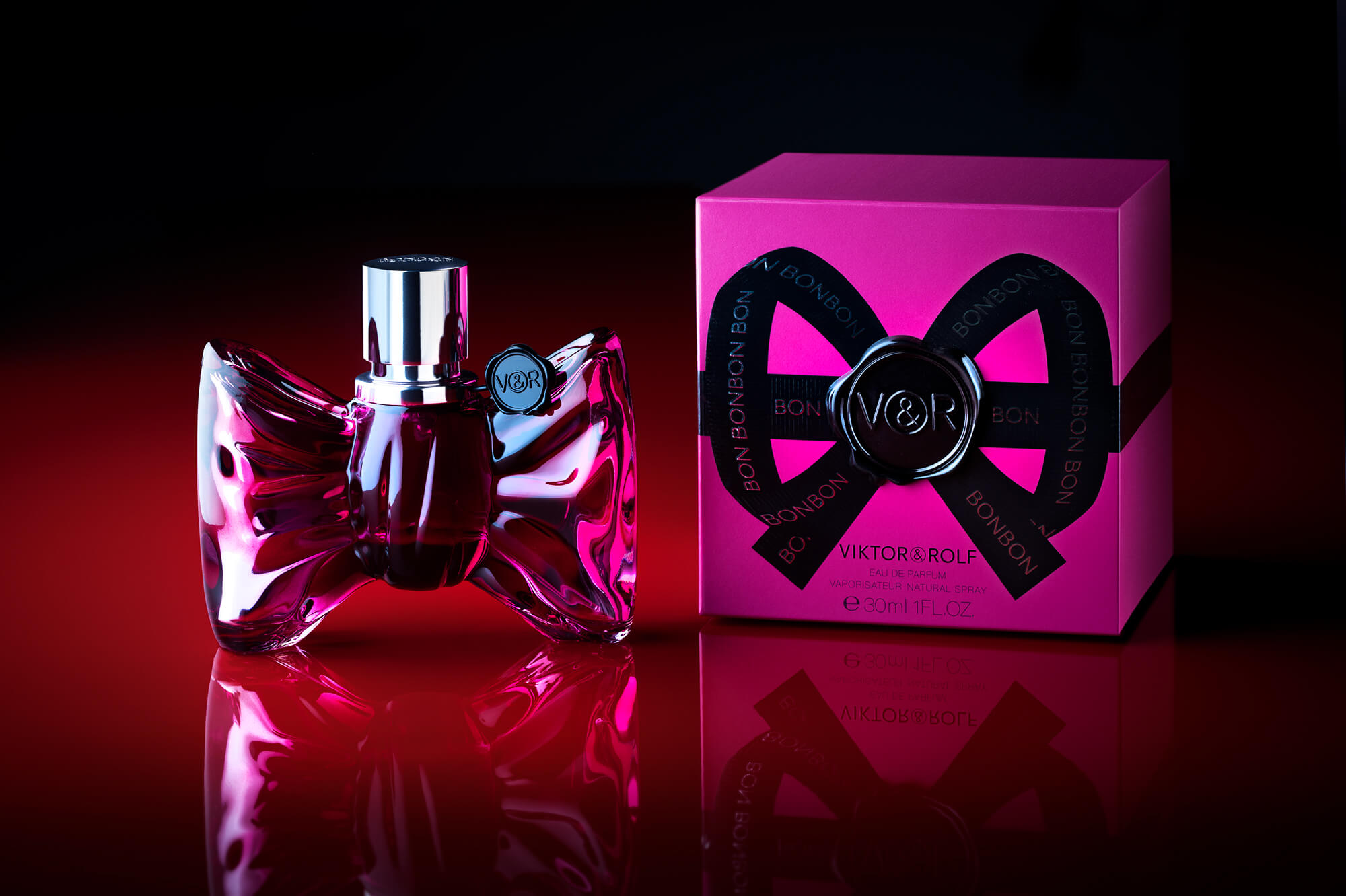 Packshot pour le parfum Bonbon de chez Viktor & Rolf, Antoine Duchene photographe publicitaire